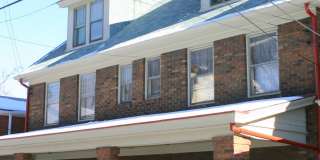 Charming Townhouse in a Beautiful Neighborhood Gallery 1