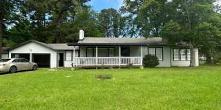 Gorgeous 3 Bedroom home on 5 Acres! Gallery 1