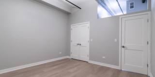25 West Hubbard St. Gallery 7