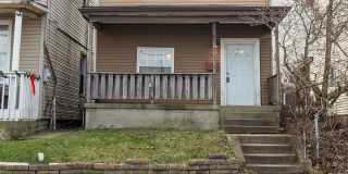 Updated 4BR / 2 Bath Home with off-street parking! Gallery 5