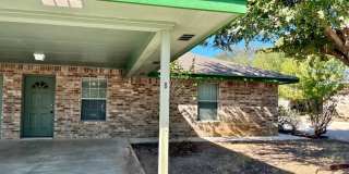 2 Bedroom / 1 Bath **Cozy Unit in Pleasanton** with Covered Carport! *Refrigerator Included* Gallery 1