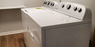 Room in 4 Bedroom Home at N Harrison Ave Gallery 5