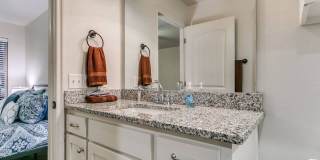 Modern 3BR/2BA Duplex | All Utilities Included | Downtown Edmond Gallery 33