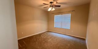 2/2 Oakleaf Townhome! Amenities! Garage Parking! Gallery 6