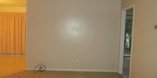 3/2 w/Large Back Yard in Village West! Gallery 6