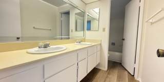 Beautiful 3-Bedroom Condo in Chatsworth! Gallery 15