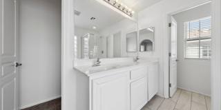 Beautiful Providence 3 Bedroom + Loft Home Gallery 20