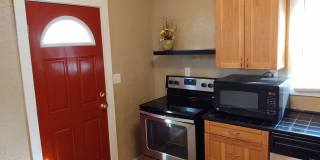 Furnished 3 Bedroom, 1 Bathroom Furnished 3 Bedroom, 1 Bathroom Gallery 5