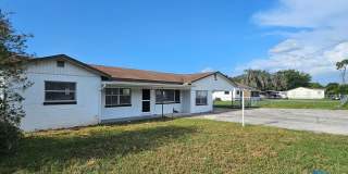 4 Bedroom, 3 Bath HOUSE with a detached 1 Bedroom and 1 bath in Lakeland *MOVE-IN SPECIAL* Gallery 3