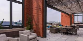 Senate Square Gallery 17