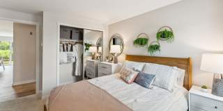 Sofi Lakeside Gallery 11