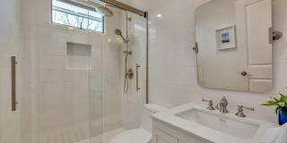 25 Miami Avenue Gallery 11