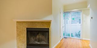 Beautiful 2 Bedroom, 2 Bathroom Historical Row Home Gallery 26