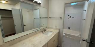 3 Bed 2 Bath Condo & Pool Access! Gallery 15