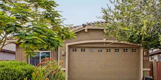 Beautifully updated 4 bed/2 bath home Gallery 1