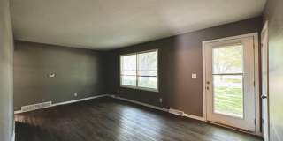 ESTABLISHED NEIGHBORHOOD!!  4 Bedroom, 2 Bath Home in Ankeny Gallery 4