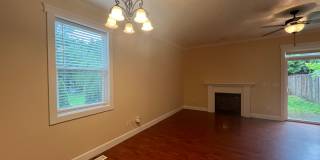 Fully refurbished duplex in excellent location - new carpet, fresh paint, etc. Gallery 5