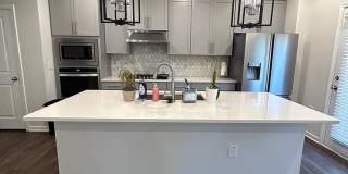 Room in 4 Bedroom Home at Collaboration Way Gallery 8