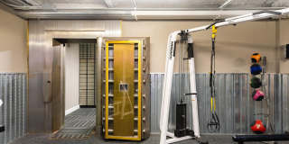 301 N CHARLES Street Gallery 18