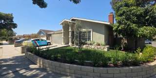 RENT READY SPACIOUS AND SUPER CLEAN 3BED 2 BATH +BONUS ROOM Gallery 1