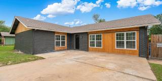 Stylishly Remodeled Home, Two Primary Suites and Unbeatable South Austin Location! Gallery 3