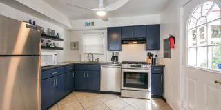 201 N Portland Ave Gallery 9