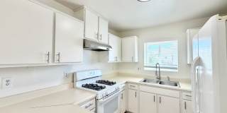 AVAILABLE NOW!! 2 Bedroom 1 Bathroom Apartment in Cathedral City! Gallery 1