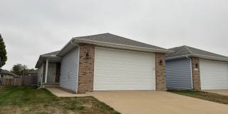 Newly renovated west side duplex with full basement! Gallery 1