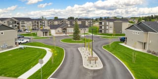 Crown Pointe Apartments Gallery 2