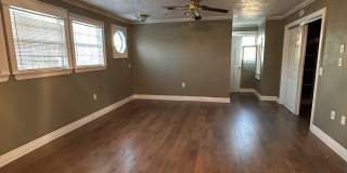 109 East North Street Gallery 20