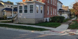 927 Ontario Street Gallery 1
