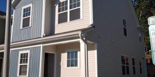 Townhome Located in Sanford- Minutes from Shopping, Dining, and Community Parks! Wont last long- Call Today! Gallery 1