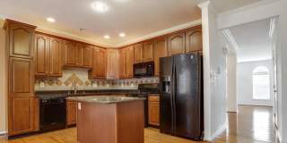 25859 KIRKWOOD Square Gallery 11