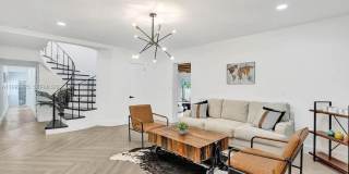 911 N Northlake Dr Gallery 34