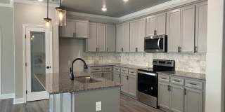 4 BEDROOM,  3 BATH Gallery 6
