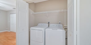 Move-In Ready! 2 BED/2.5 BATH END UNIT in Cypress Landing! Gallery 15