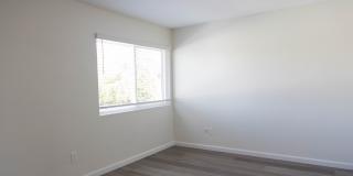 2730 Jefferson St. Gallery 32