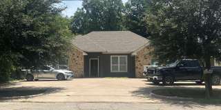 Spacious 4/4 House Near Baylor Campus with Yard! Gallery 1