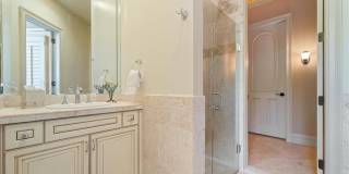 ***SEASONAL OR ANNUAL RENTAL***AQUALANE SHORES***STUNNING LUXURY RENTAL*** Gallery 34