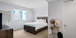 The Metropolitan at Larchmont Village Gallery 10