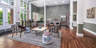 Woodlake Apartments Gallery 12