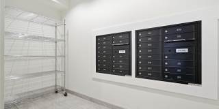 180 Deer Park Avenue Gallery 17