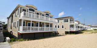 233 Beachfront unit: 3 Gallery 1