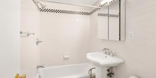 39 W 54th St Gallery 5