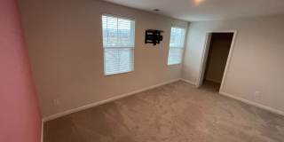 Room in 4 Bedroom Home at Bent Willow Dr Gallery 31