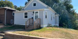 3 Bedroom, 1 Bathroom Single Family House Downtown Gallery 1