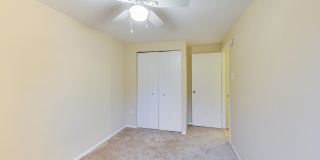 Updated 3+2.5 End Unit w/ 2 PARKING SPACES Gallery 25