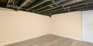 1123 W LOMBARD Street Gallery 37
