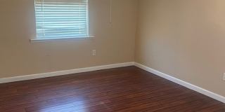 1308 Alpine St Gallery 9