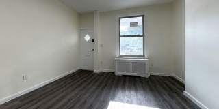 Charming 3 BR/1 BA Philly Row Home with Porch, Deck & Basement Gallery 16